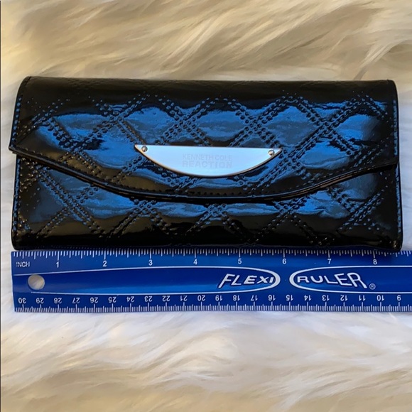 Kenneth Cole Reaction Wallet - Picture 6 of 6